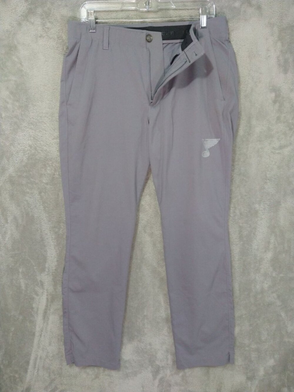 Under Armour UA Pants Mens 34x30 Gray Showdown St Louis Blues Golf Flat Front